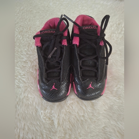 Girl's Jordan Black and Pink High-Top Sneakers Size 6c. - Picture 2 of 8